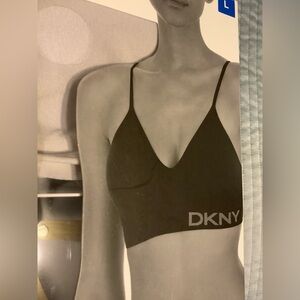 New DKNY seamless Bras Size Large
